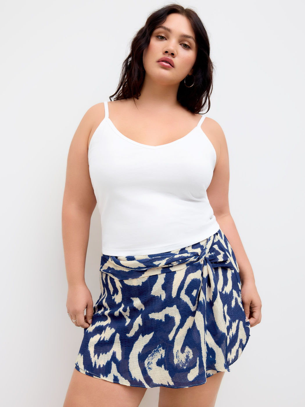 Round Neckline Cami Top With Mid Rise Abstract Knotted Mini Skort Set Curve & Plus