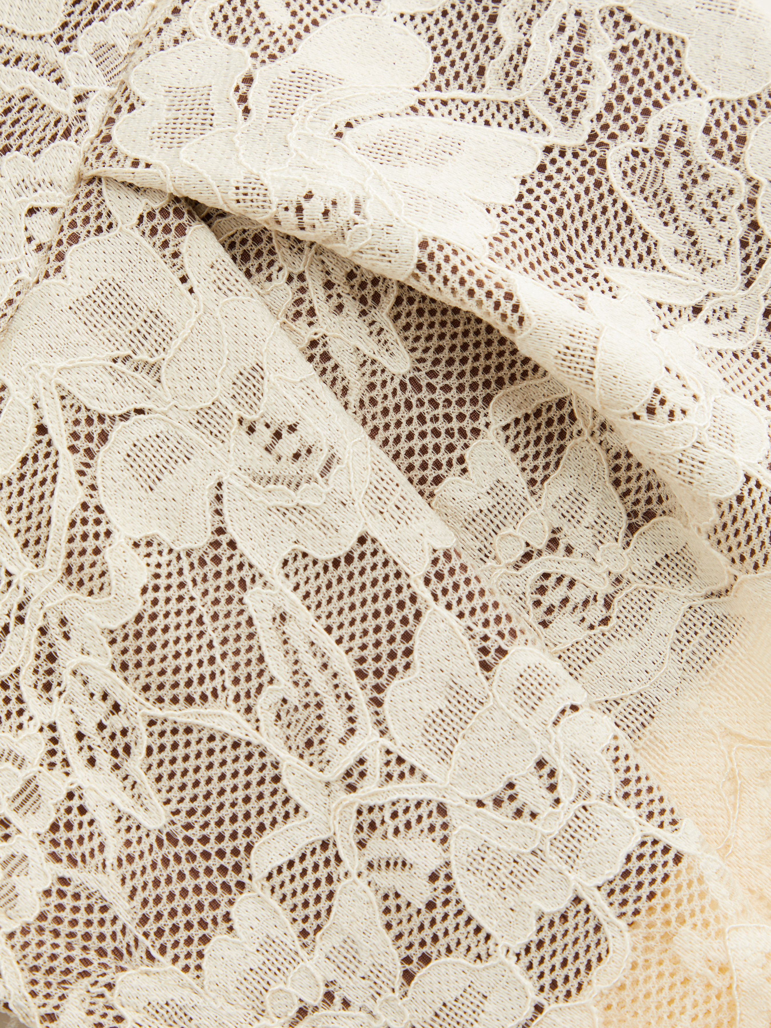 Lace Sweetheart Pleated Twisted Top