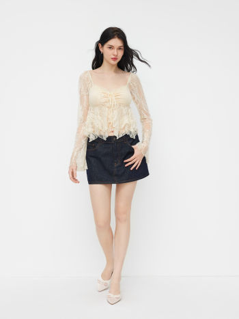Lace Sweetheart Neckline Knotted Ruffle Hem Long Sleeve Top