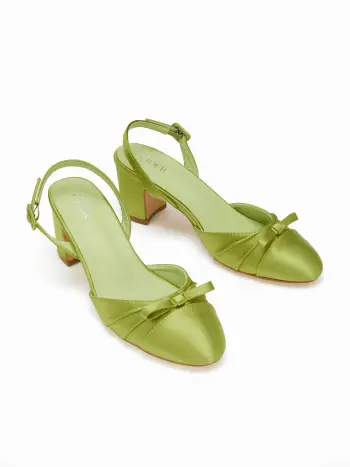 SCARPE CON TACCO GROSSO E CINTURINO A FIOCCO