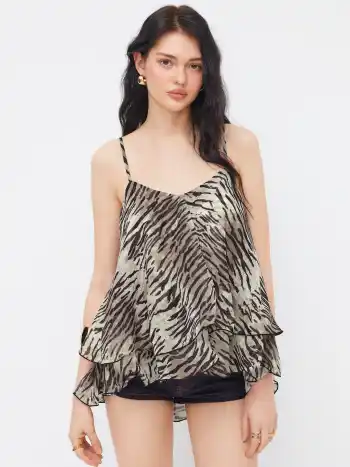 Top Cami a strati annodato con orlo a balze e scollo a V in chiffon con stampa leopardata