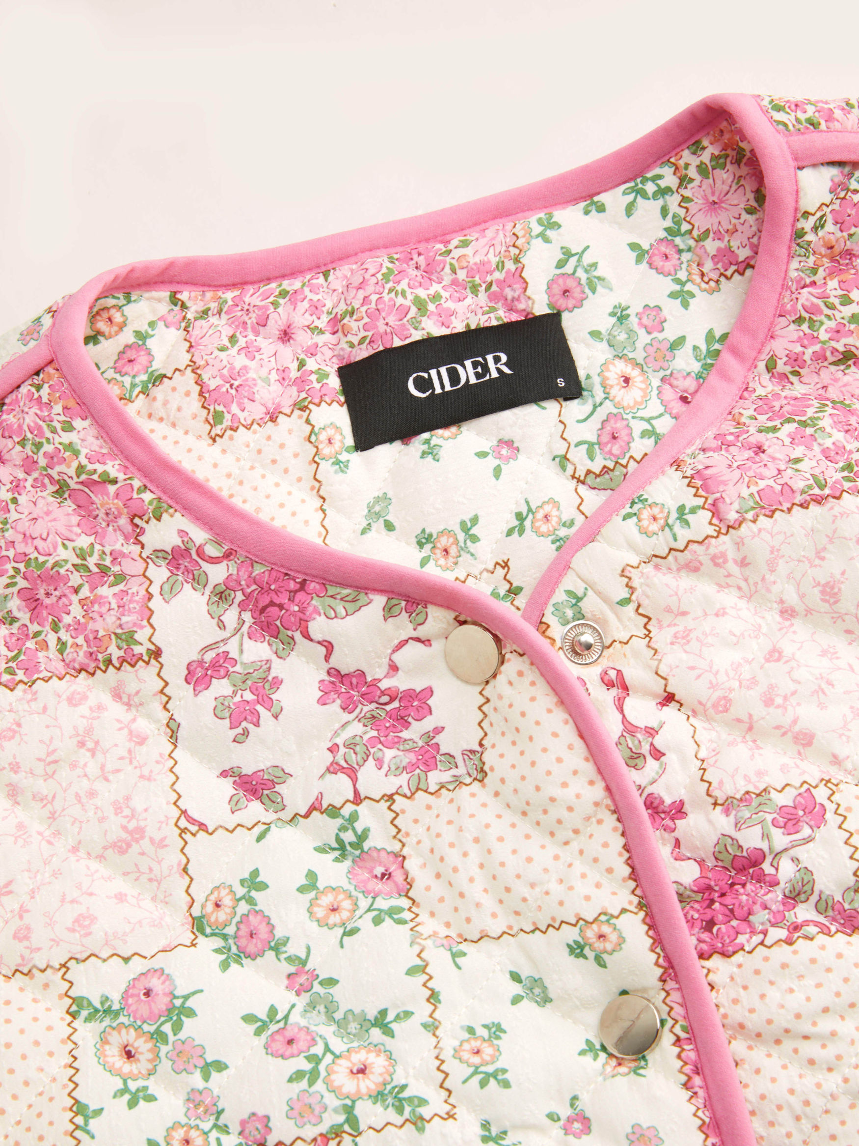 Floral V-neck Contrasting Binding Button Oversized Puffer Jacket
