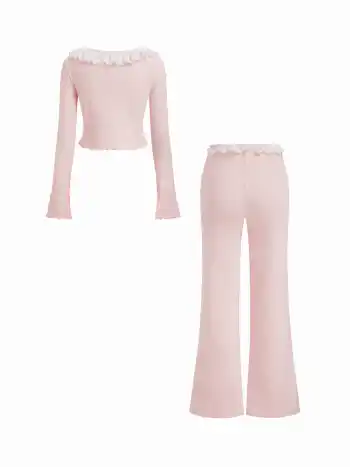 Completo loungewear con top scollo a V in cotone 100% con lacci e pantaloni a zampa a vita alta con fiocco e finiture in pizzo