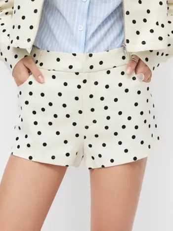Micro Shorts a Vita Bassa con Bottoni e Pois