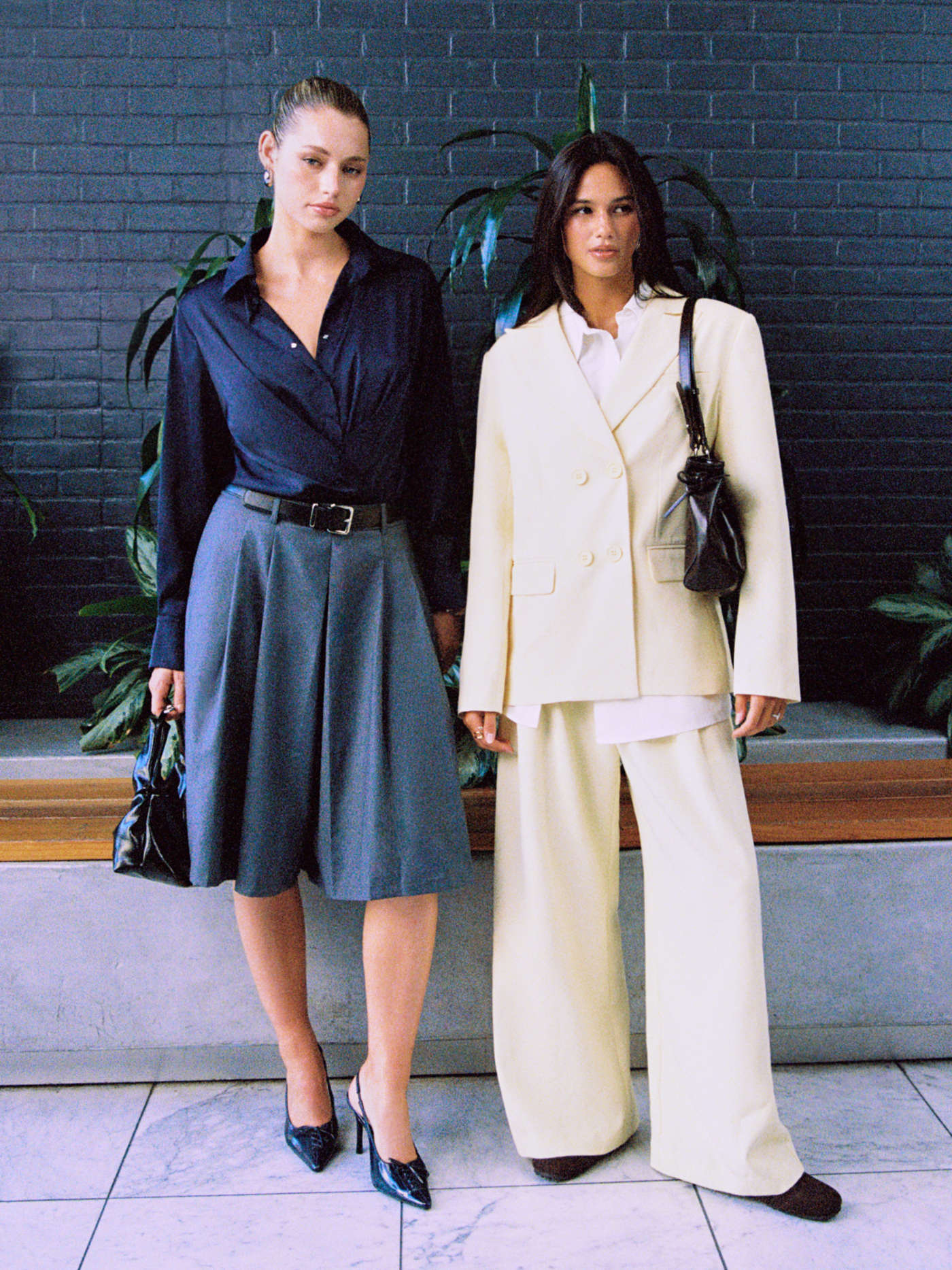 Low Rise Elastic Waist Pleated Midi Skort With Belt