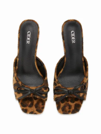 TACCHI CON STAMPA LEOPARDO E FIOCCO