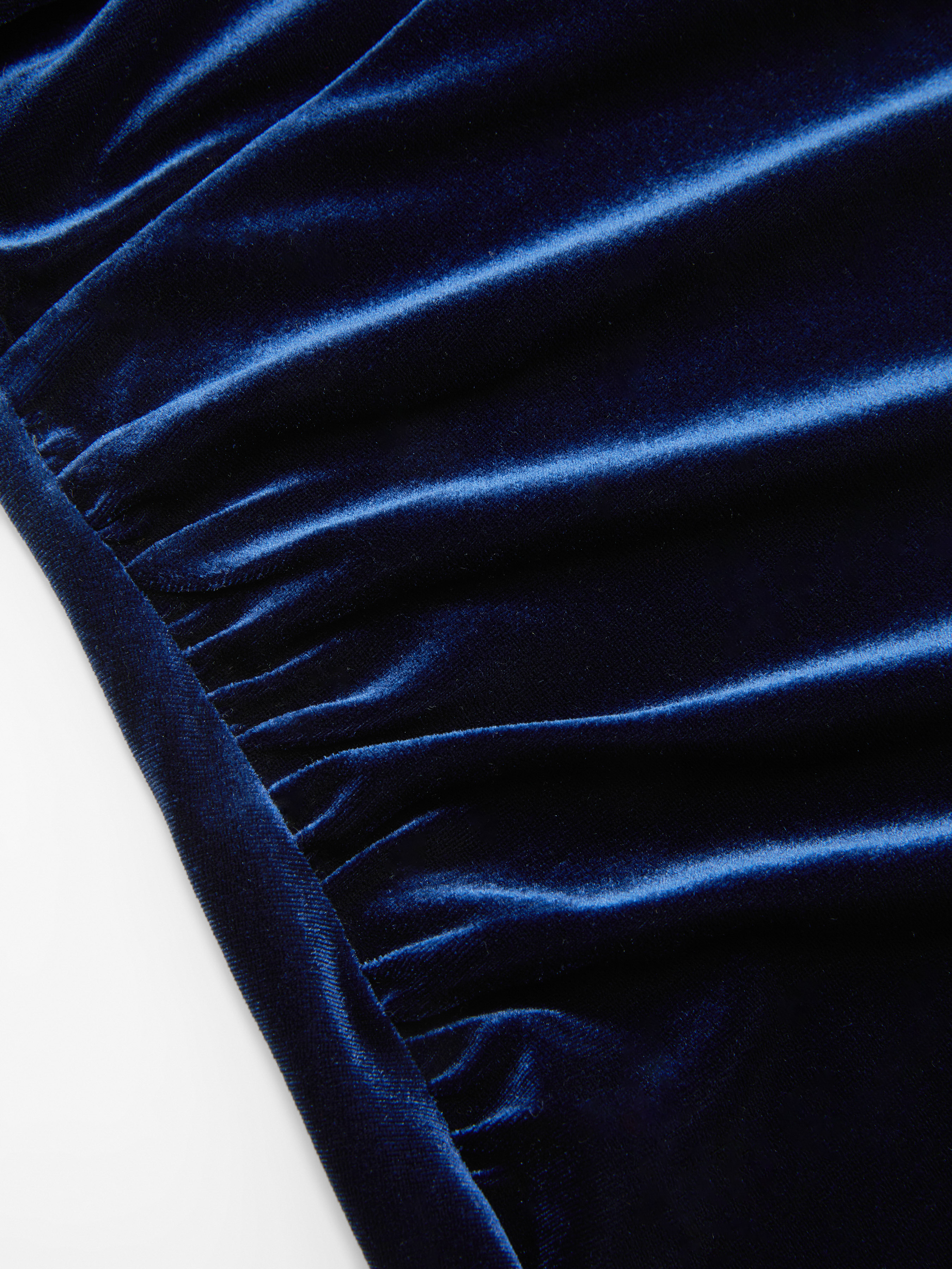 Robe longue en camisole côtelé avec col en halte - gorge en velours et foulard