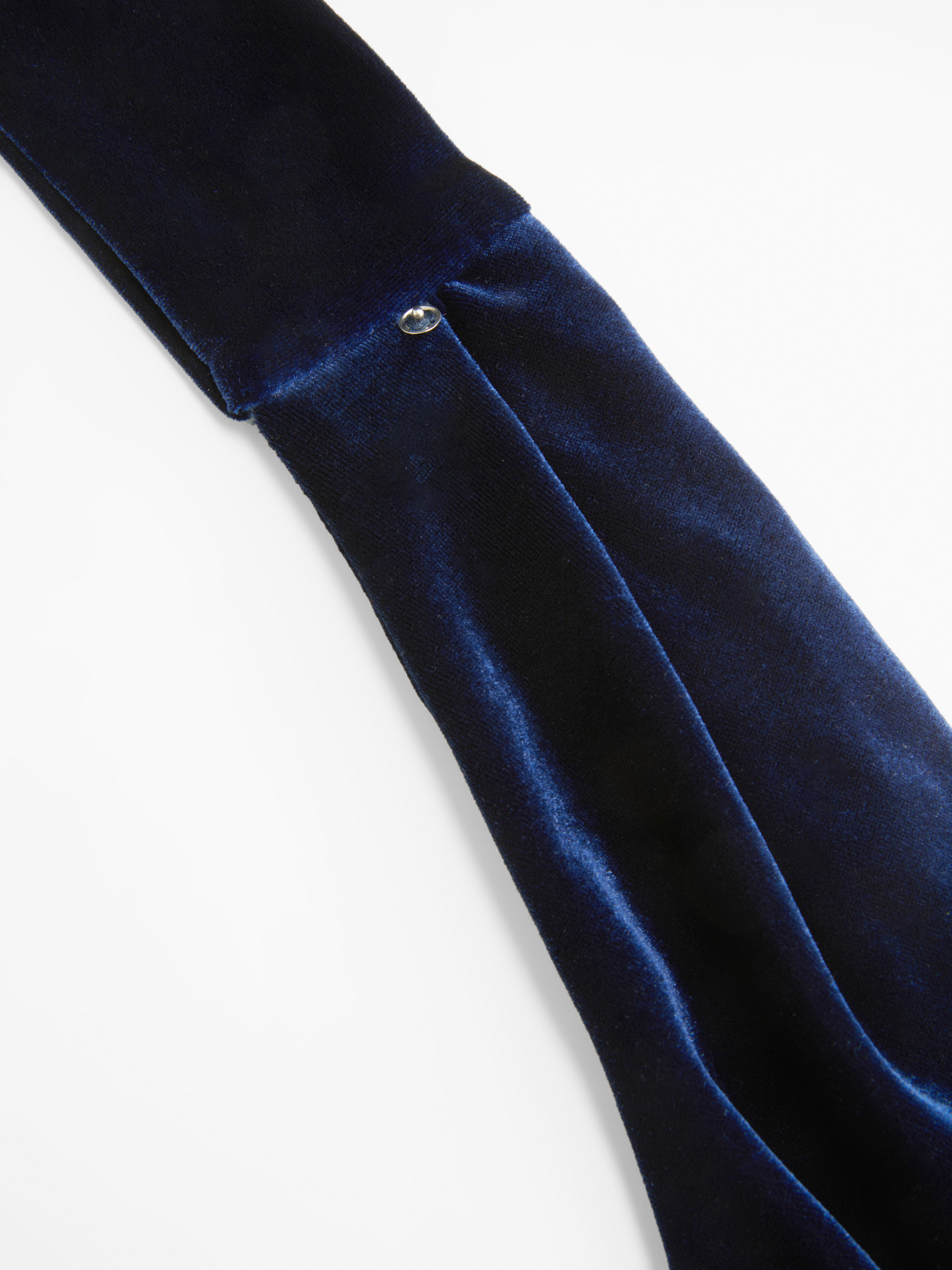 Robe longue en camisole côtelé avec col en halte - gorge en velours et foulard