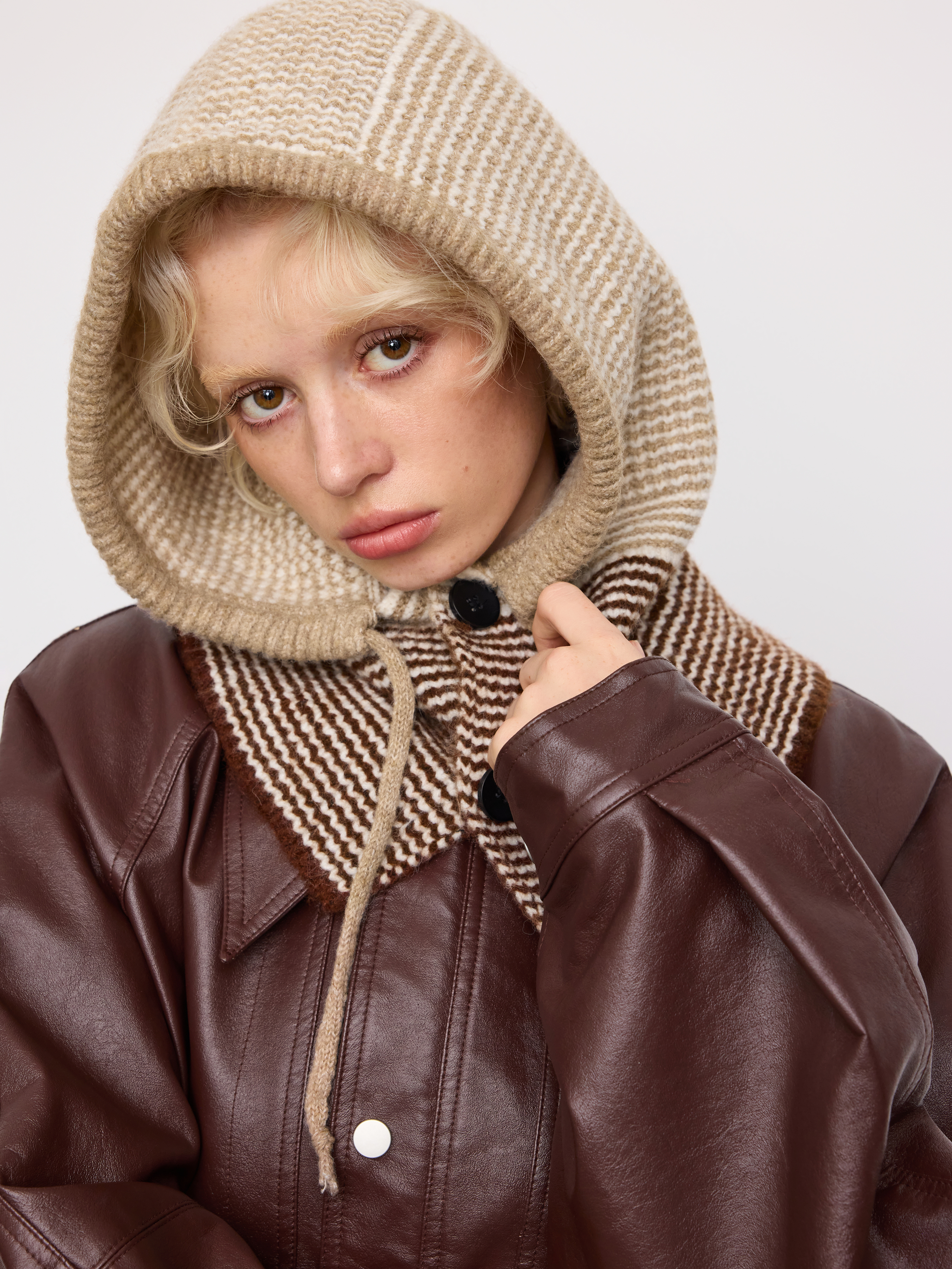 DRAWSTRING & BUTTON KNITTED BALACLAVA HAT