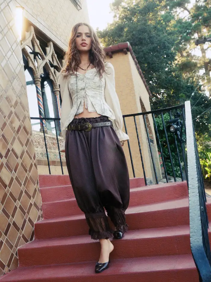 Woven Cotton-blend Low Rise Pleated Roll Hem Wide Leg Trousers For Daily Casual