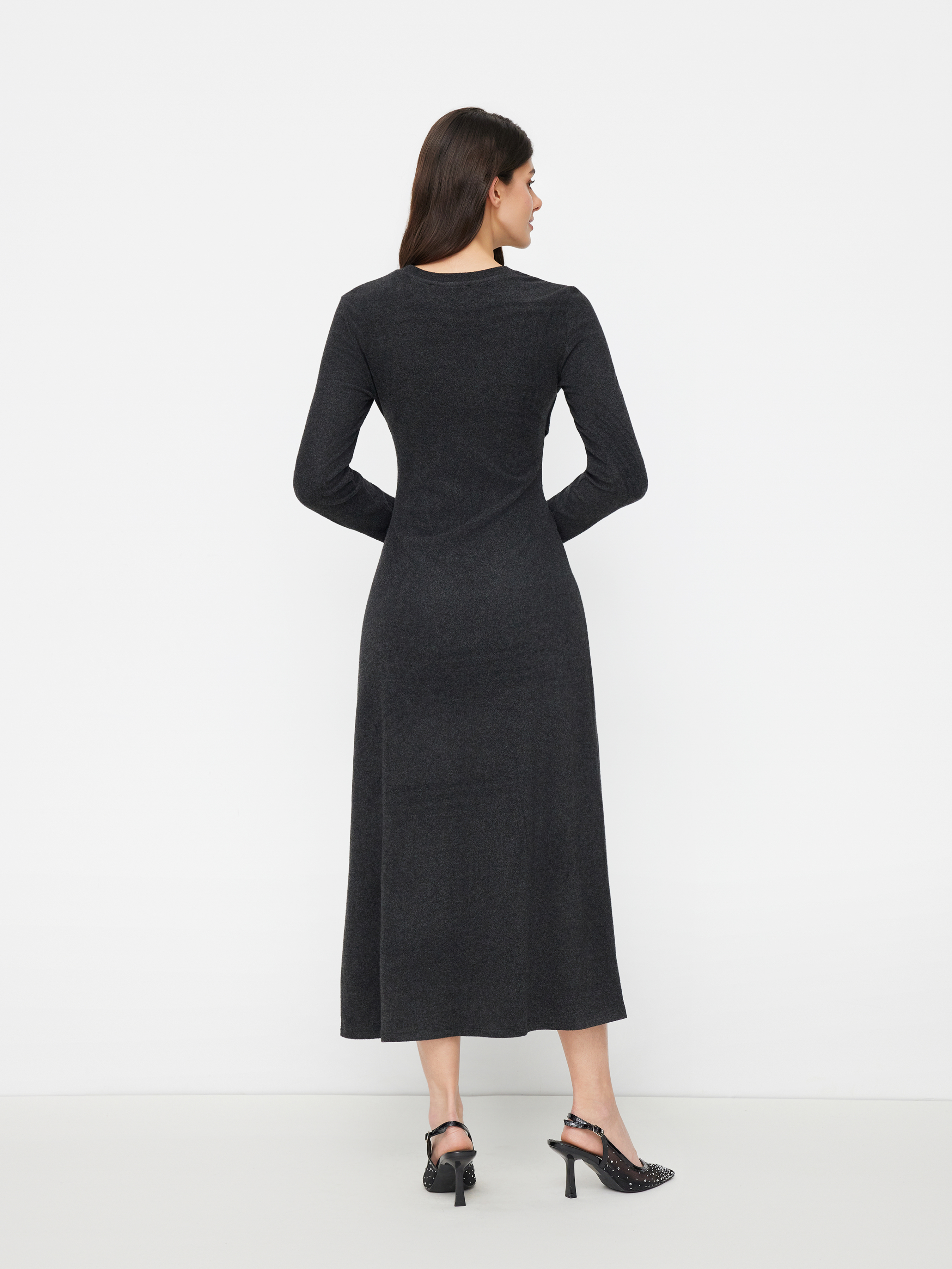 Round Neckline Solid Twist Maxi Dress