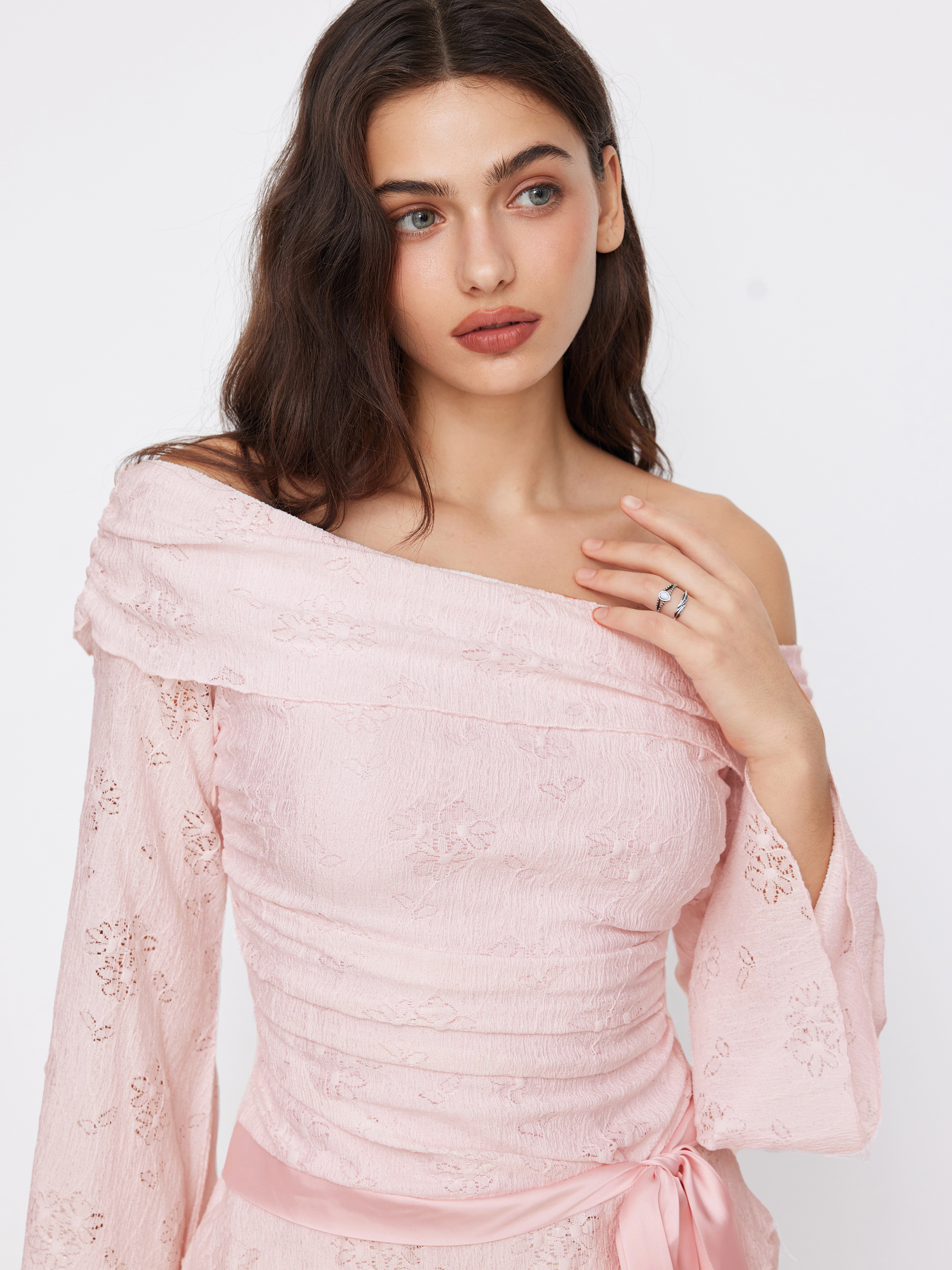 Lace Off-shoulder Floral Knotted Ruched Long Sleeve Top