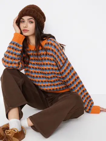 Round Neckline Solid Fringe Long Sleeve Crop Top