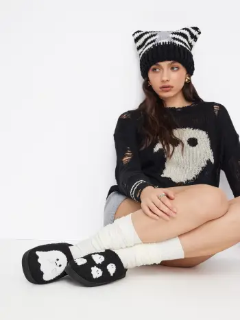 GHOST FUZZY SLIPPERS