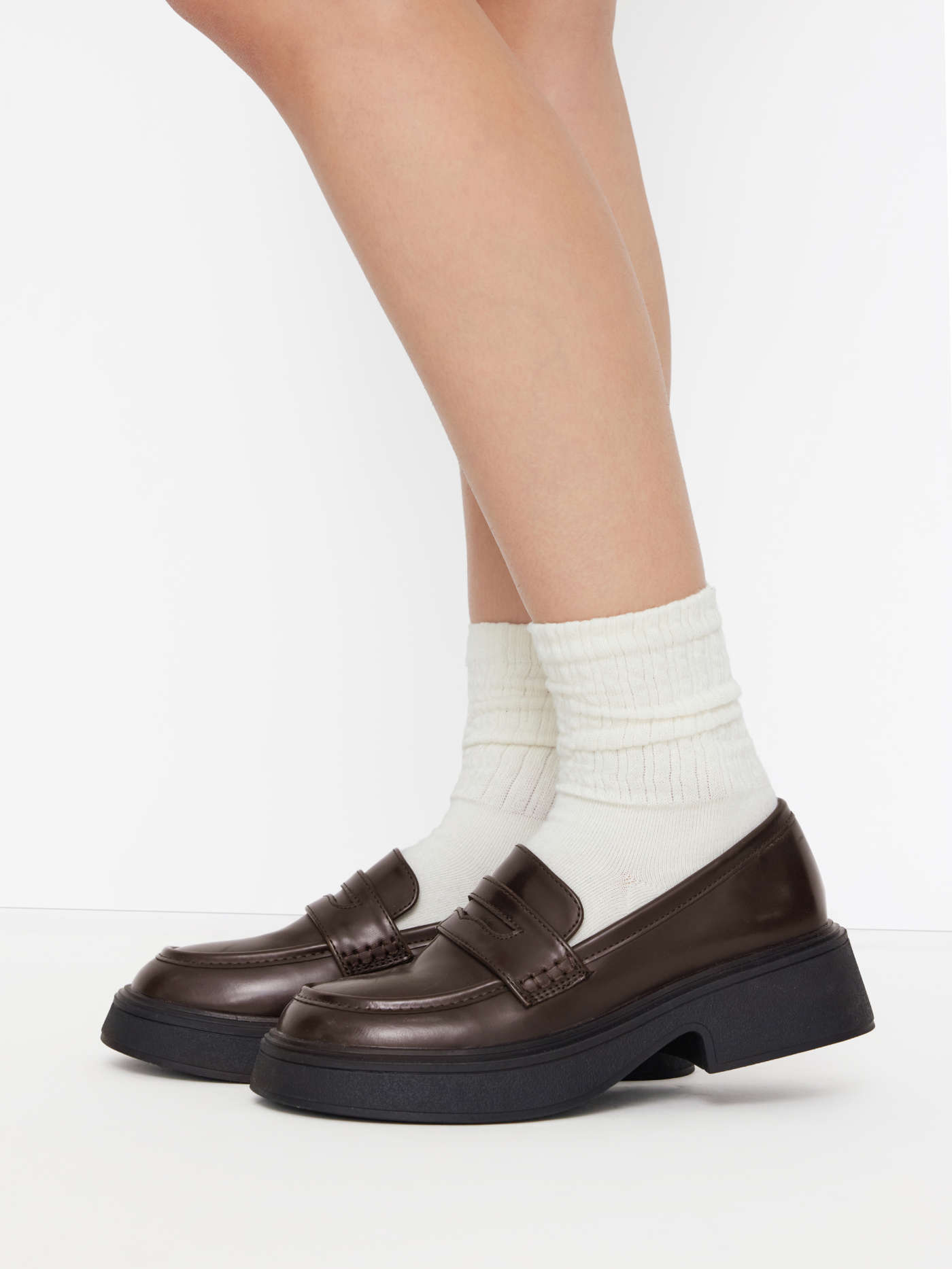 ROUND TOE CHUNKY HEELED LOAFERS