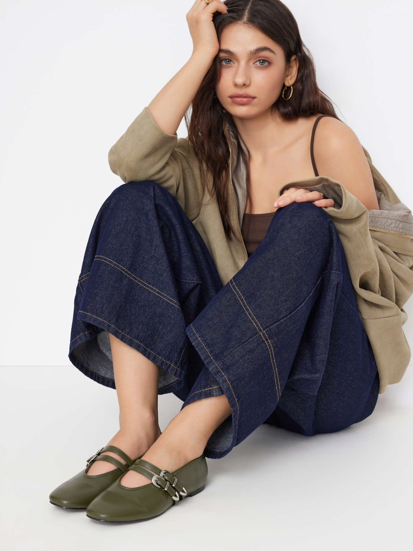 ROUND TOE BUCKLE & DOULE STRAP FLATS