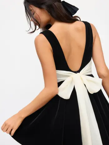 Abito Babydoll Mini con Scollo a Barca in Velluto, Volant, Cravatta sul Retro, Bicolore, Patchwork e Schiena Scoperta