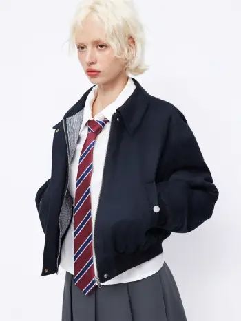 Gestreifter Krawattentopf