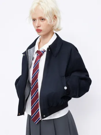 Gestreifter Krawattentopf