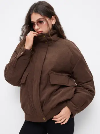 Übergrößer Corduroy-Pufferjacke mit Trichterkragen und Reißverschluss