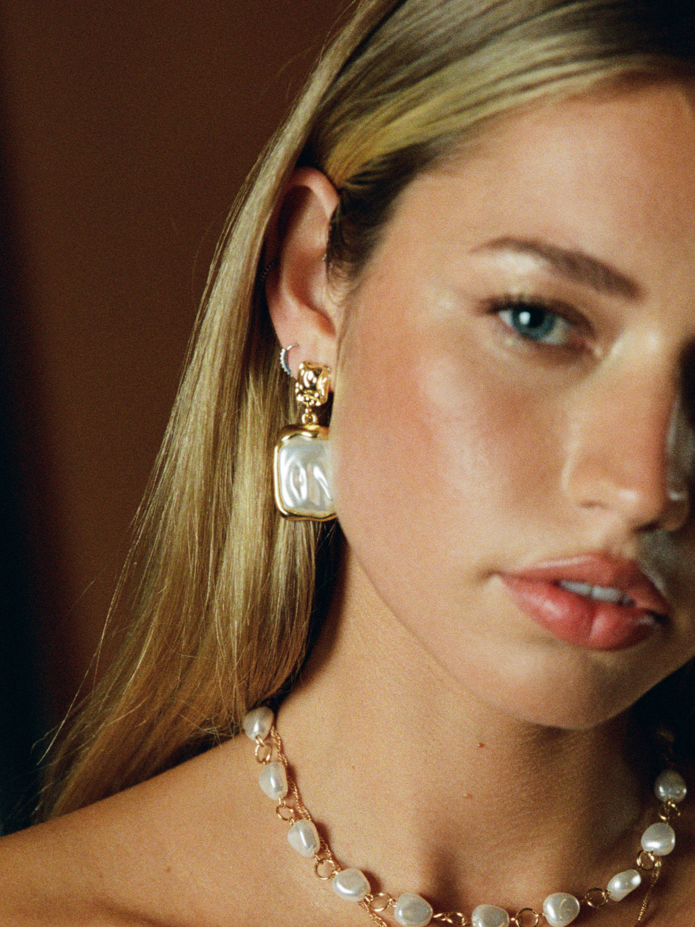 FAUX PEARL DROP EARRINGS